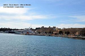 037- Rhodes ville et port d'honneur